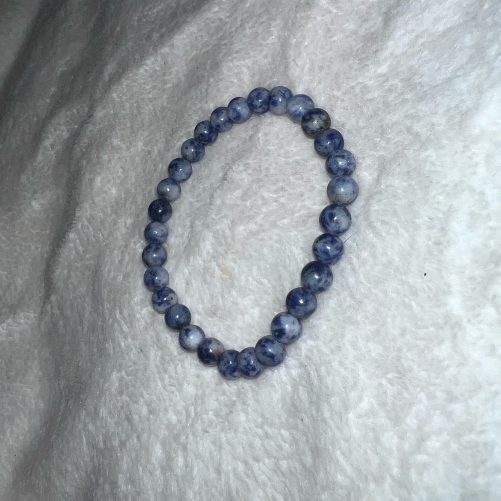 Lot of Two Handmade Sodalite & Blue Dot Jasper Beaded Bracelets, Size 7” - Picture 6 of 7